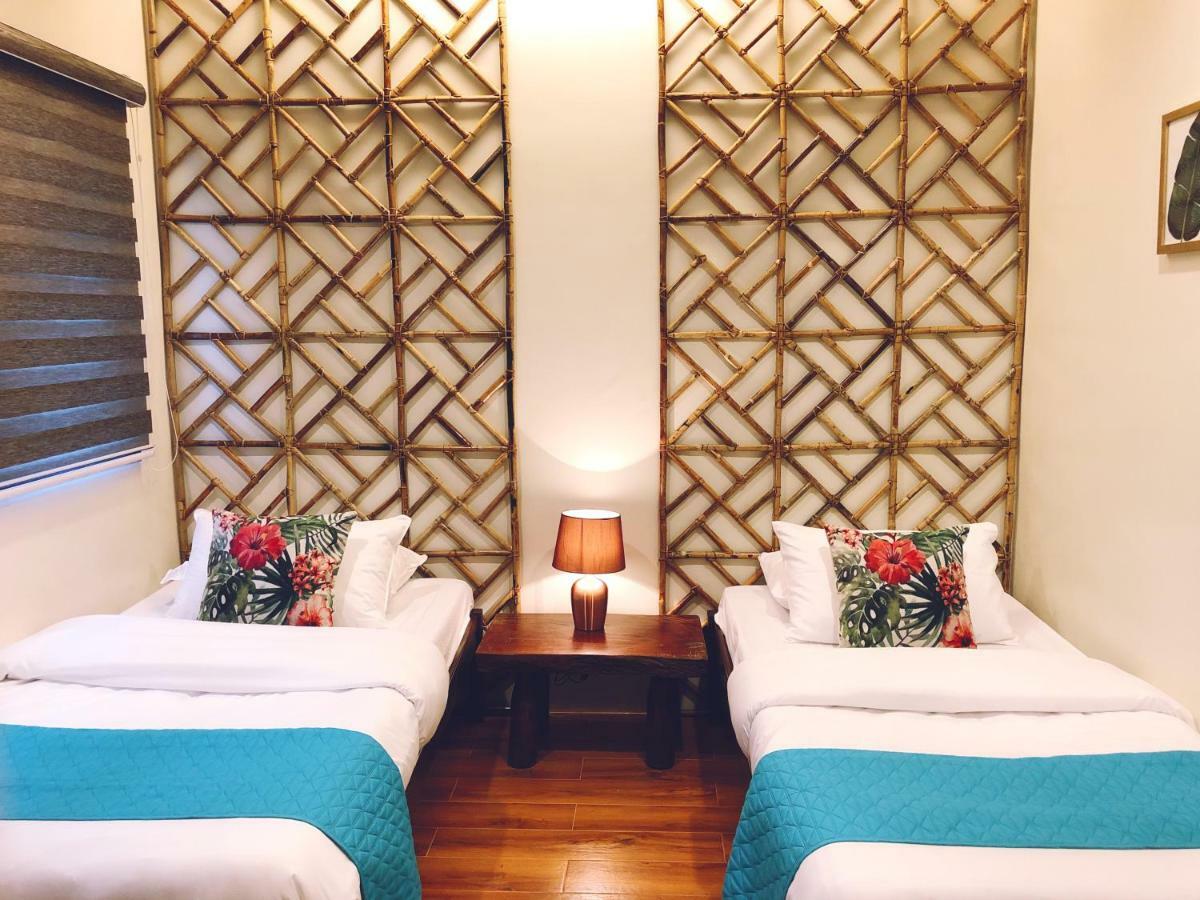 The Cabins At Lvf Puerto Princesa Esterno foto